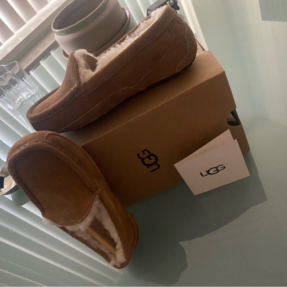 Kids UGG Ascot slippers- Brand NEW